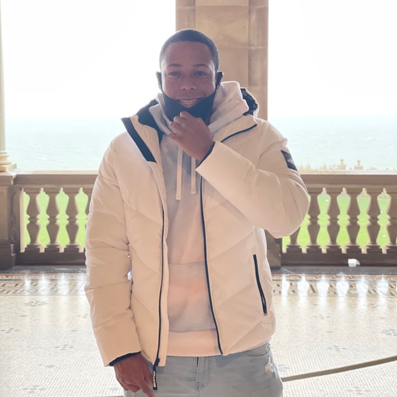 Meet your Posher, Vashani - Picture 1 of 1